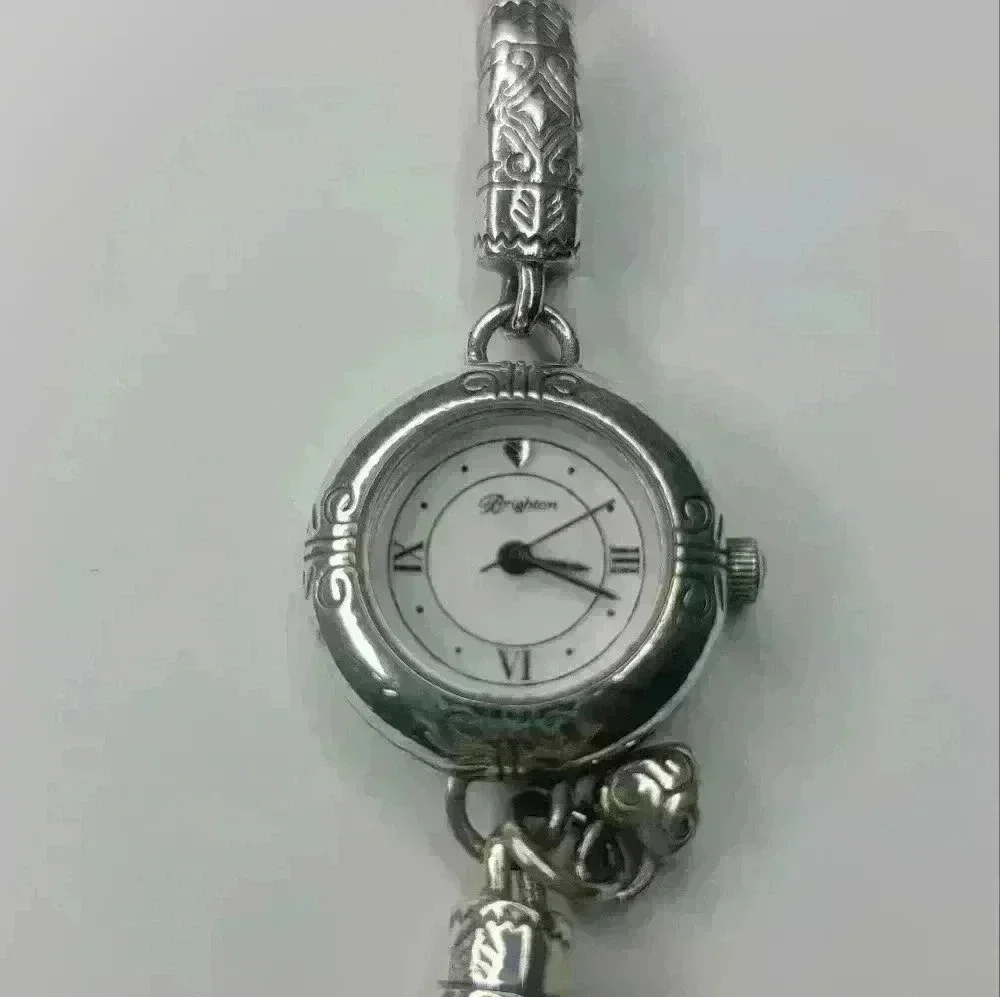 ♡Vintage Brighton Watch Braclet With New Battery. It's in good‎ condition.